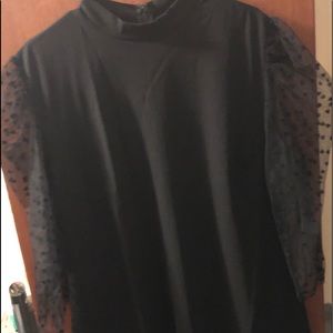 The little black dress(knee length NEVER WORN) 😍